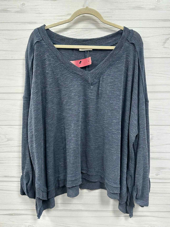 Size M ADORA Shirt